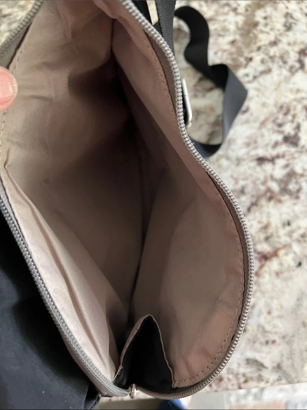 Baggallini Lightweight Crossbody bag - Picture 5 of 8
